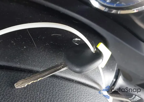 2018 Toyota Corolla Le z USA, uszkodzony, nr VIN 5YFBURHE7JP814395